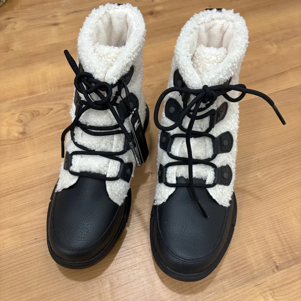 {Sorel} NWT Explorer Ii Joan Cozy Boot Black, Sea Salt  Black & white size 7.5
